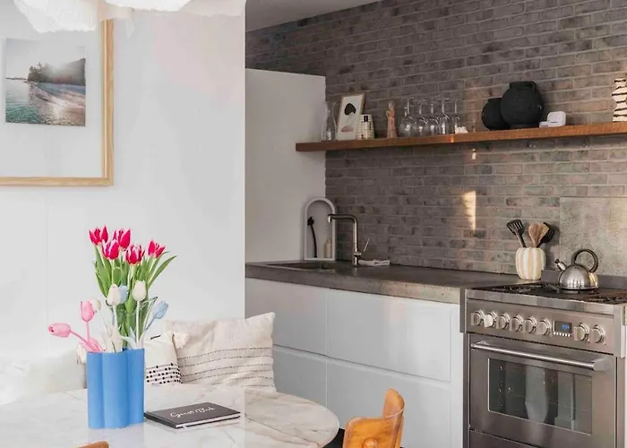 Cozy Traditional Dutch Close To Amsterdam & Tulips Апартаменты